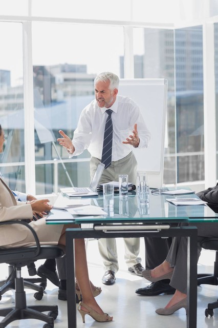 遇到爱骂人的领导该怎么回,遇到爱骂人的领导该怎么办