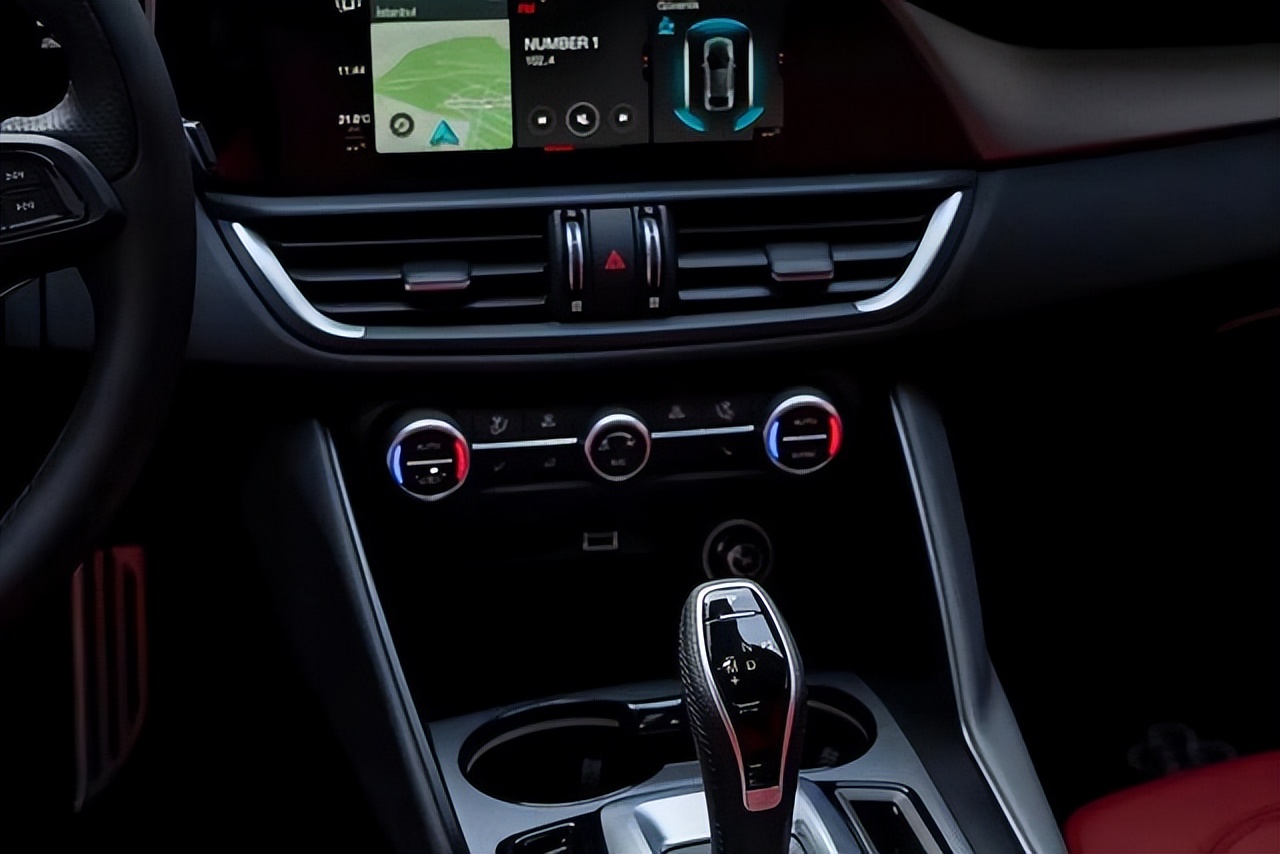 意大利轿跑,40万预算奔驰轿跑