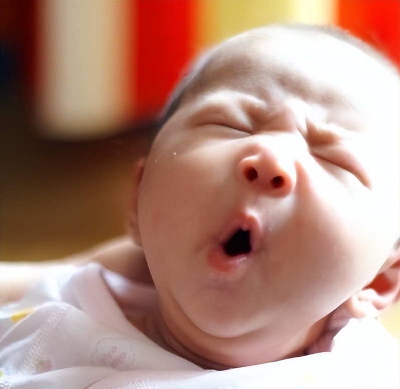 怎么确定宝宝胸部发育了,新生儿乳腺发育