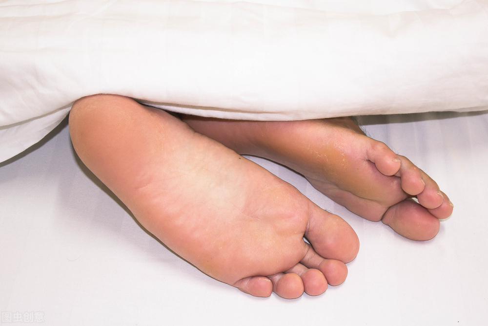 剥开的橘子皮别丢了，放在家里还有这4个妙用，用过的人都说好