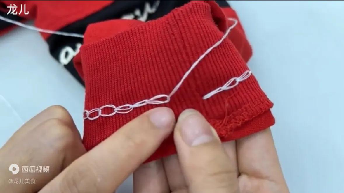 衣服袖子长了原来不用剪,学会这招,轻松改短无痕迹,方法真实用