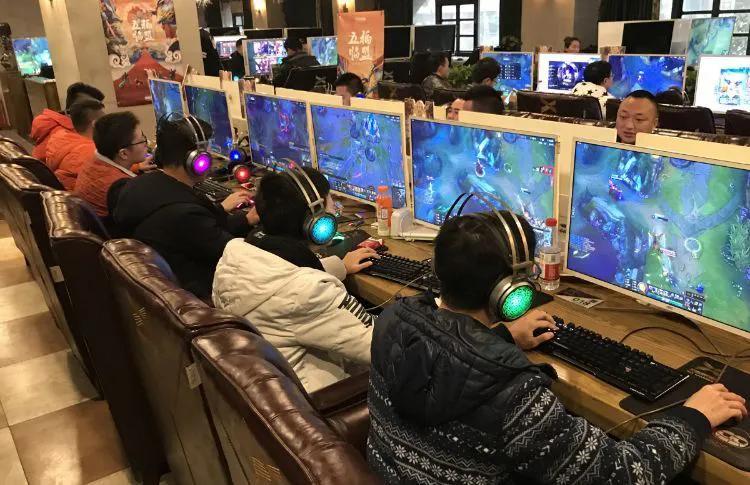 目前最火的网络游戏是哪款,有哪些让你记忆犹新的网络游戏