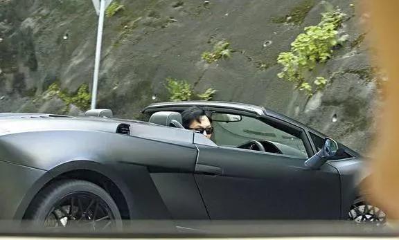 袁咏仪vs佘诗曼,袁咏仪和张智霖相差多少