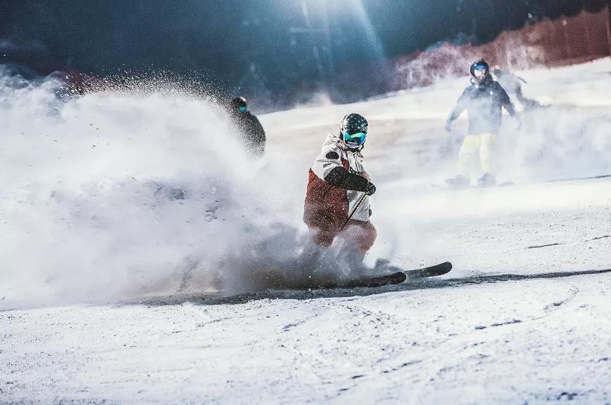 松花湖玩雪,松花湖滑雪活动