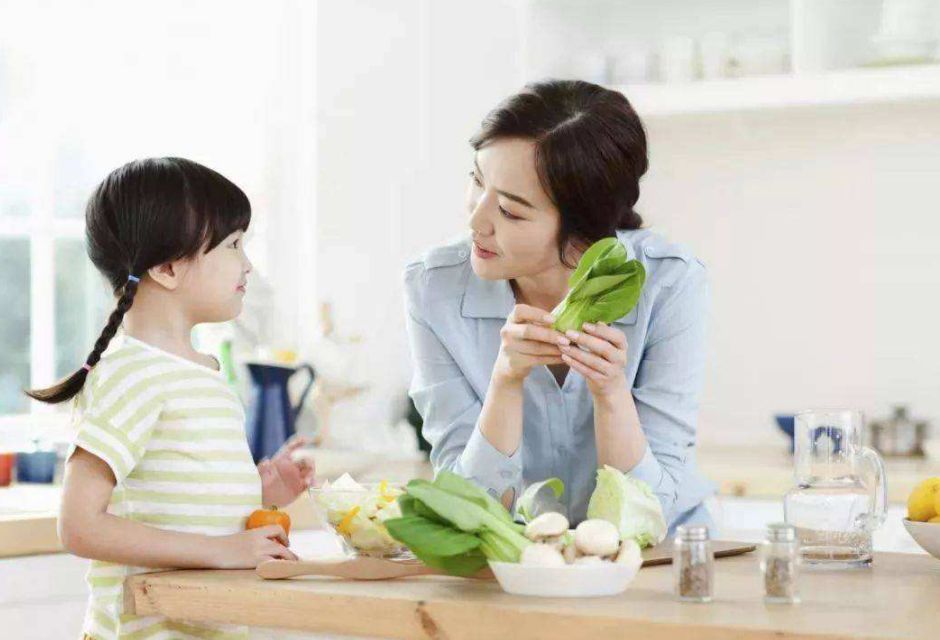 儿子让老母亲住自家车库,被“群骂”不孝顺,真的很过分吗?