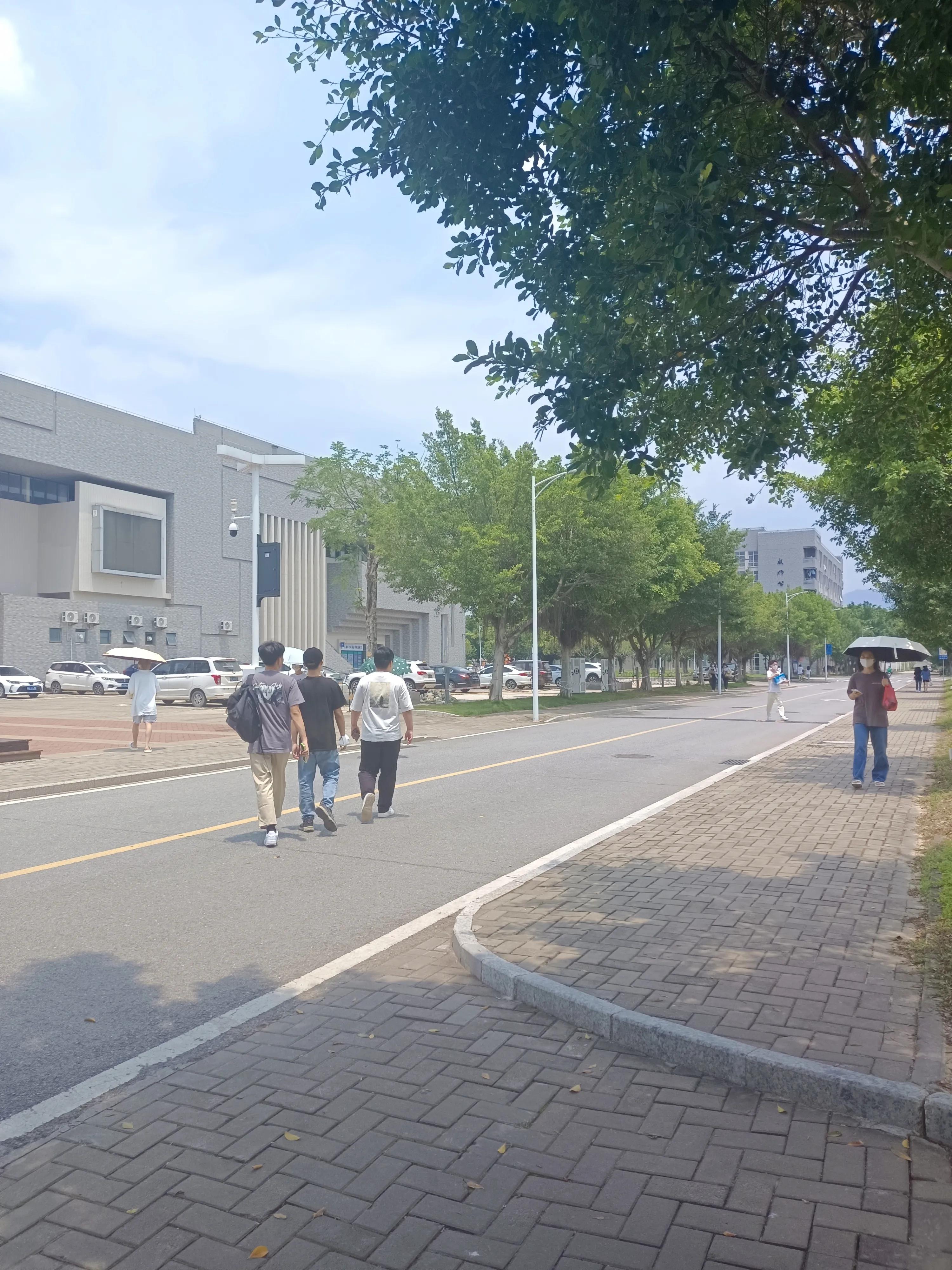 清远南华学校理发,南华工商职业学院清远校区