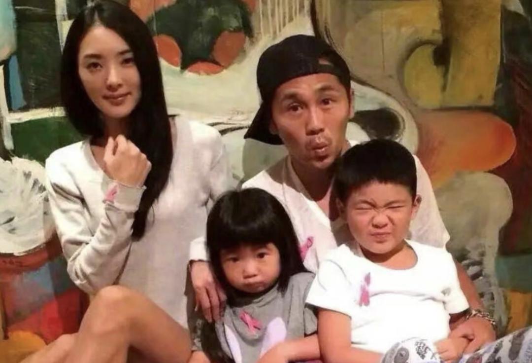 可算离了，这声恭喜美女摆脱酗酒男终于能说出口了