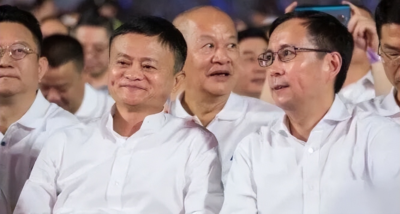 罗汉最后回到家了吗,罗汉回到单家大院