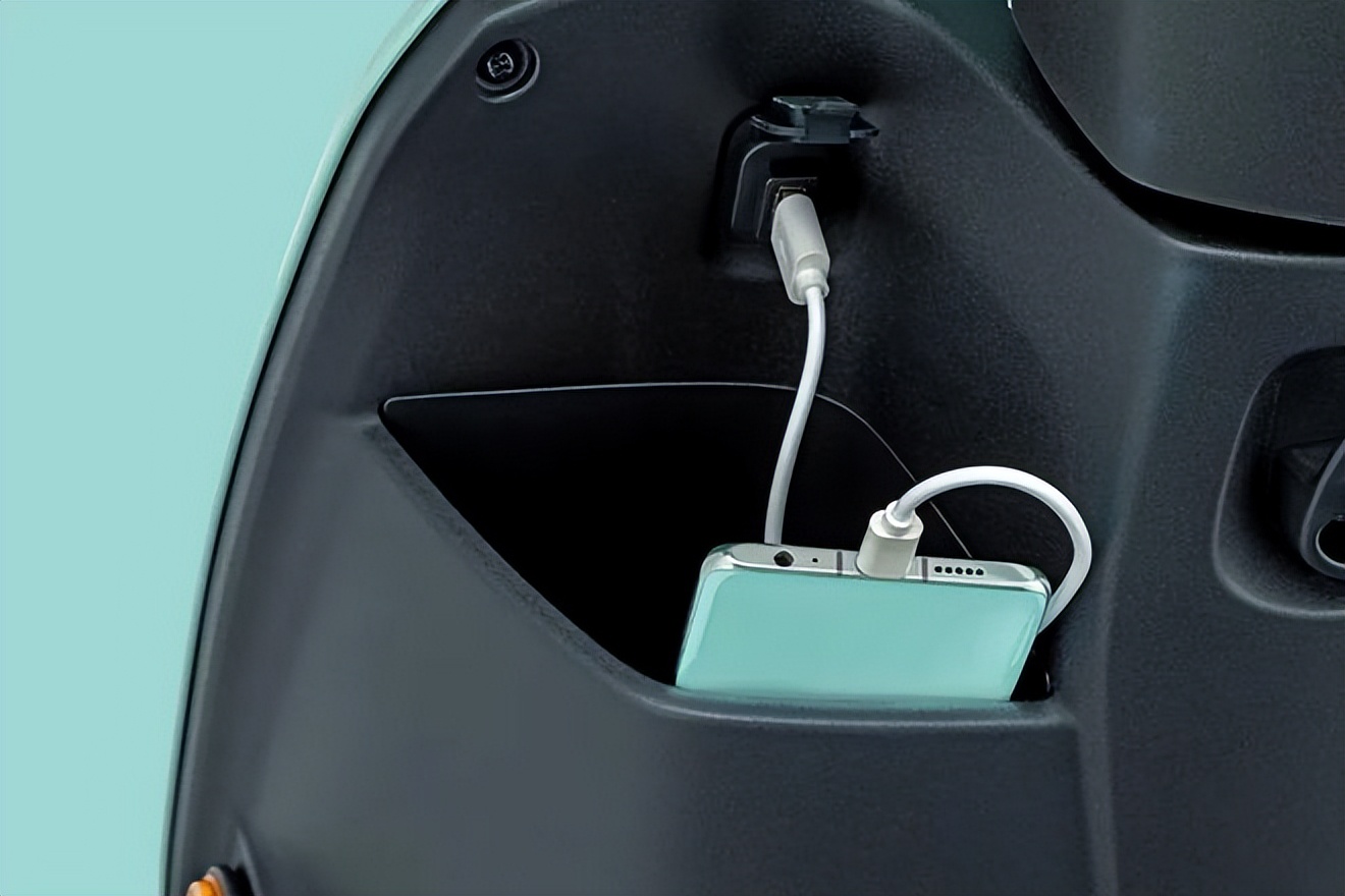 豪爵u100和豪爵vm100区别,豪爵u100适合男性骑吗