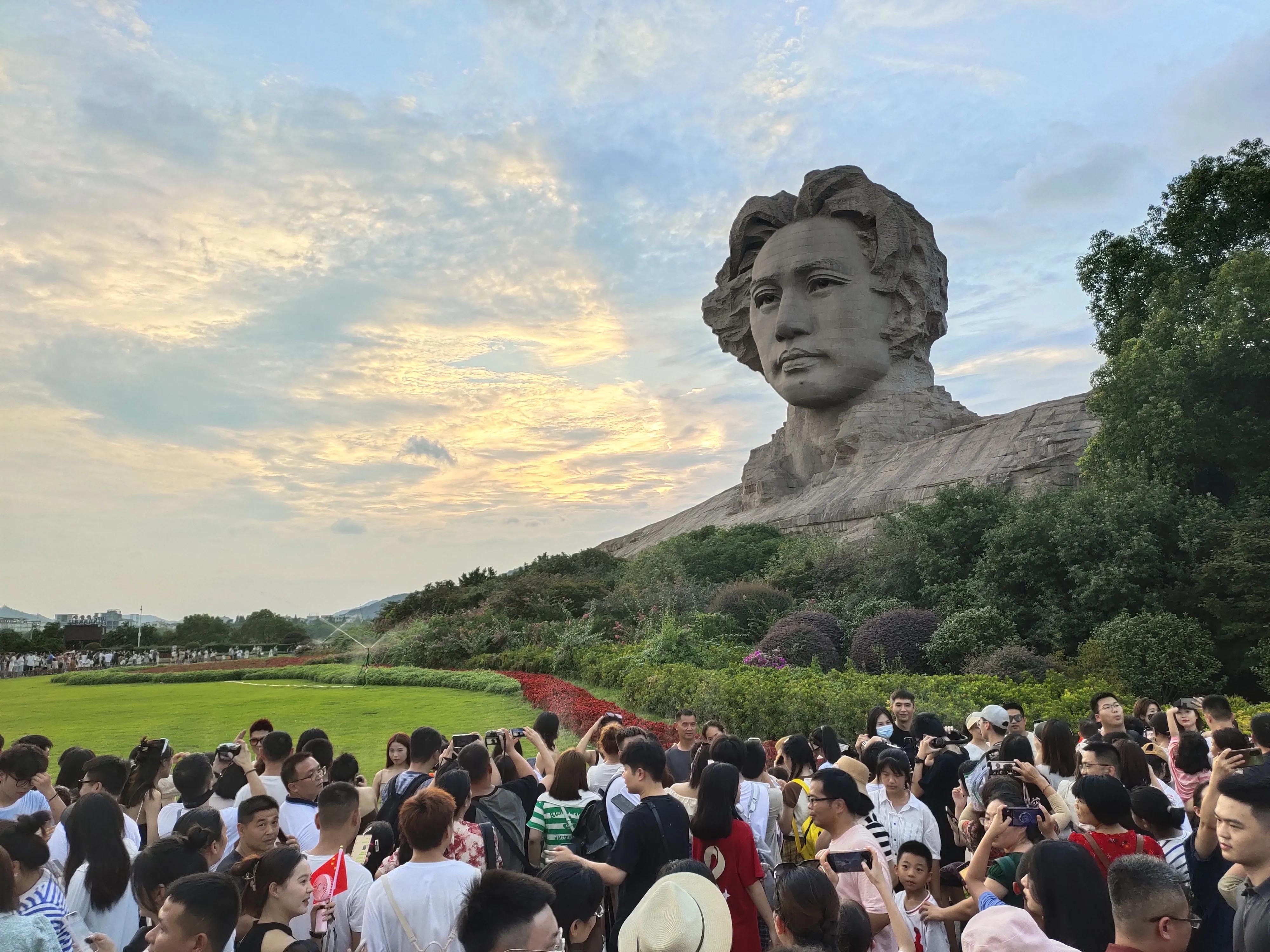 闲游郊外赏秋光,闲游桂林