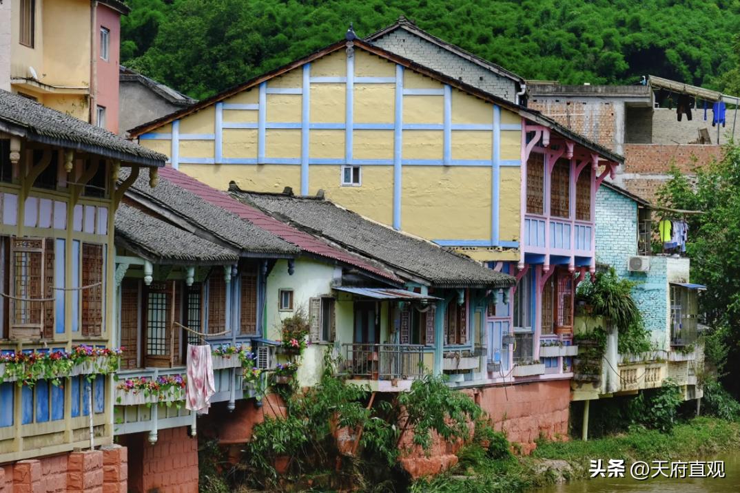 夹缝中生存的人物图片,邛崃市大同古镇