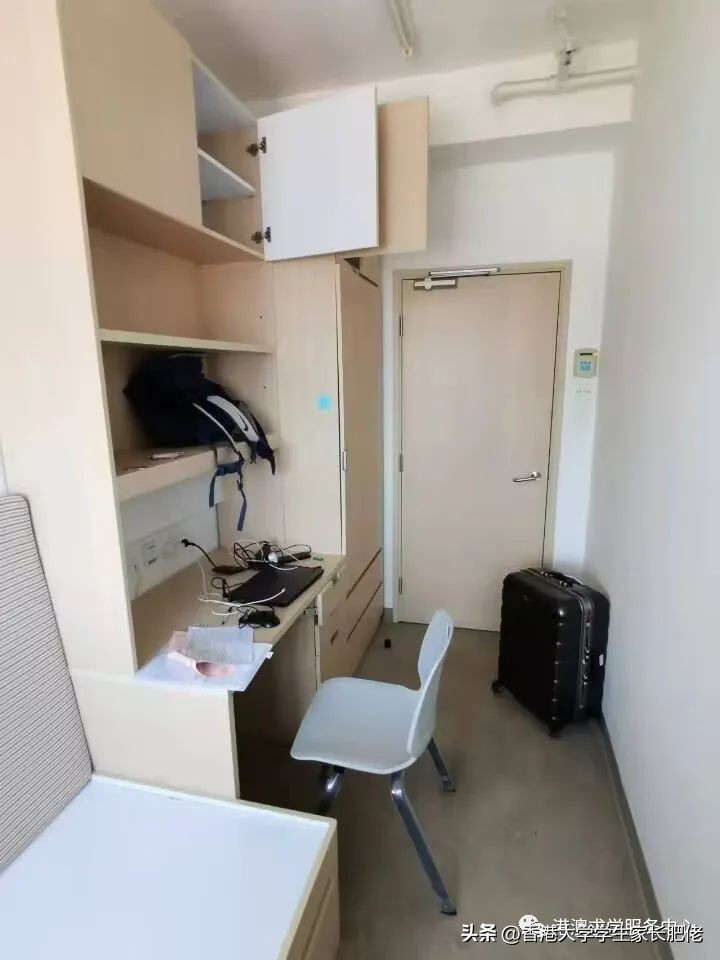 内地学生读香港大学每年费用,内地生香港读大学留港教书几率