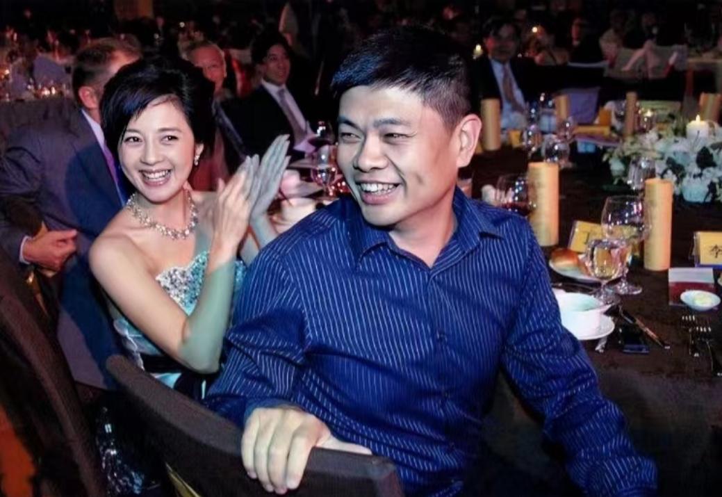 许戈辉为什么离开凤凰卫视,许戈辉哪年离开凤凰卫视