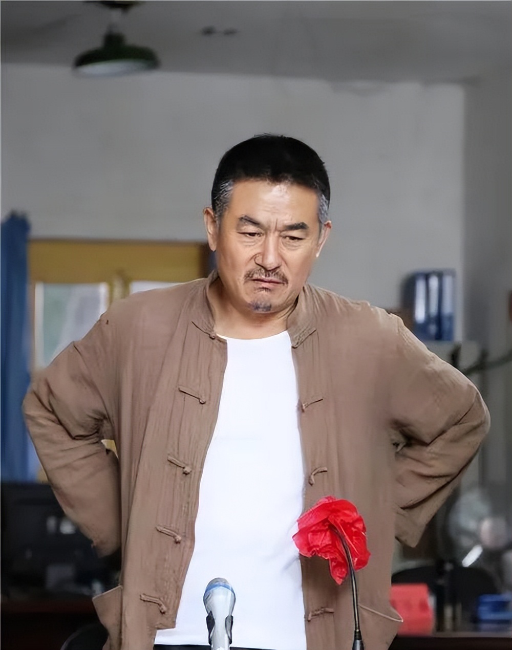 江珊和李洪涛多年重聚深情相拥,李洪涛江珊徐帆同学