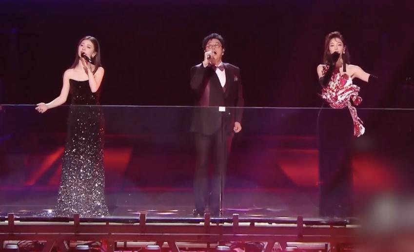 北京台春晚杨幂关晓彤杨紫,元旦跨年演唱会关晓彤造型