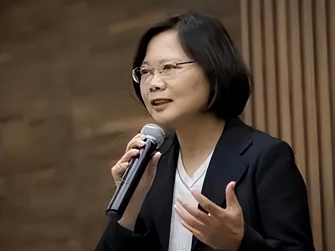 两岸关系转折点？蔡英文宣布重大决定，台湾地区义务役延长至1年