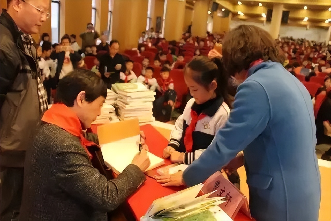 杨红樱下架作品有哪些,杨红樱下架的是哪本