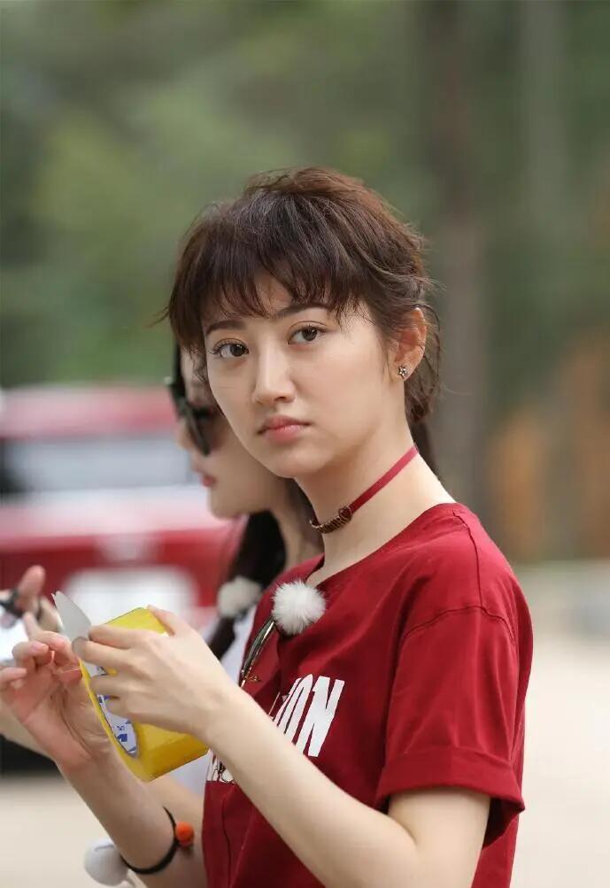 景甜为戏剪短发打造新造型,景甜最近剪了短发了吗