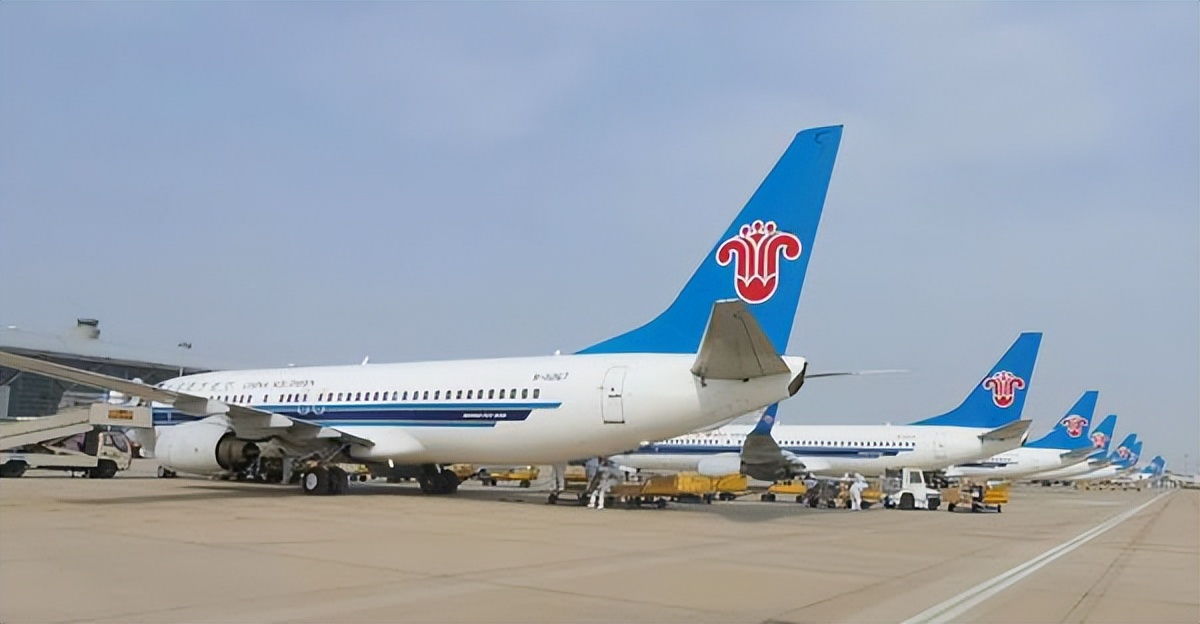 燃油附加费和机场建设费,飞机收燃油附加费和机场建设费吗