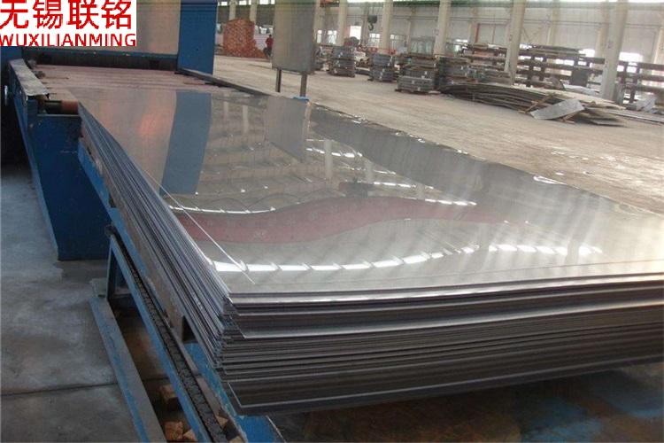 2个厚304不锈钢板多少钱一吨,20厚304的不锈钢板多少钱一吨