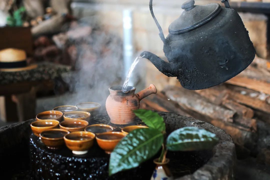 不一样的云南腾冲旅行，亲手做茶饼，品茶园美食，体验感真不错！