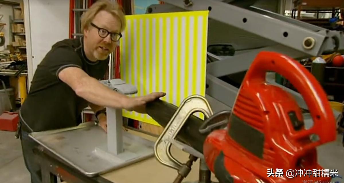 开敞篷车突然下雨怎么办,流言终结者雨天开敞篷车