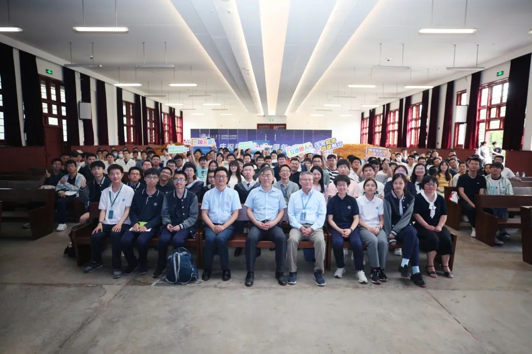 调控电磁波于股掌之间！周磊教授揭秘神奇的超构表面