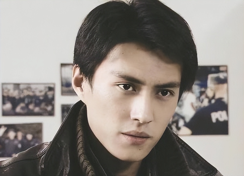 靳东职场沉稳内涵,靳东霸气回应金星