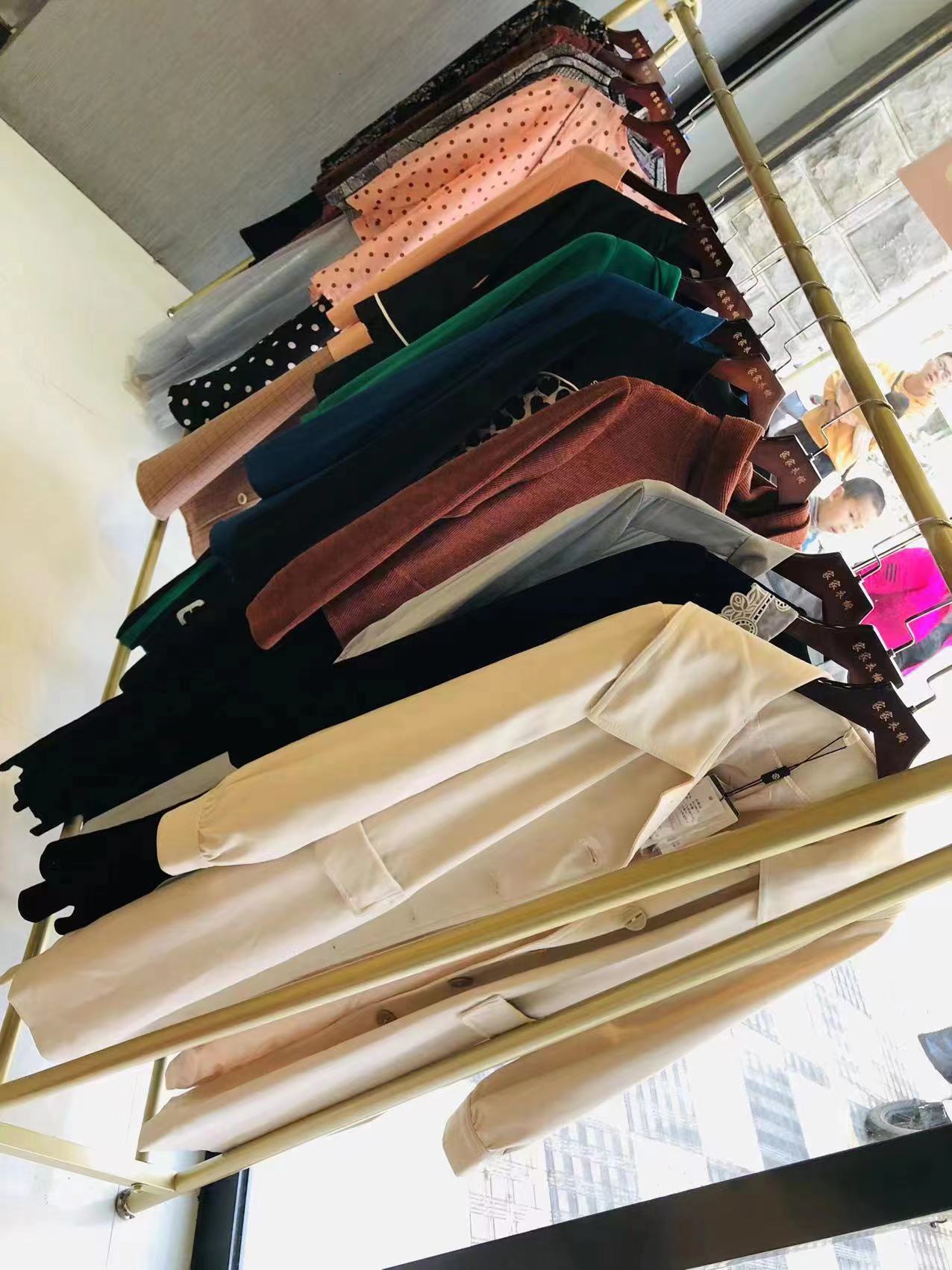 昭通一家开在二楼的服装店,昭通西街最坑的服装店