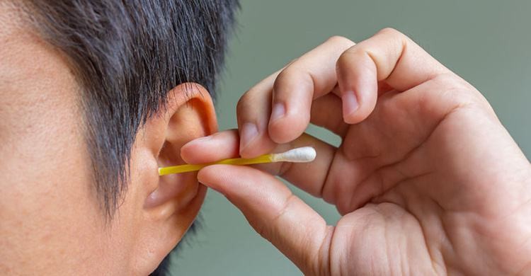 耳朵溃脓发痒可以掏耳朵吗,耳朵里面奇痒无比怎么回事