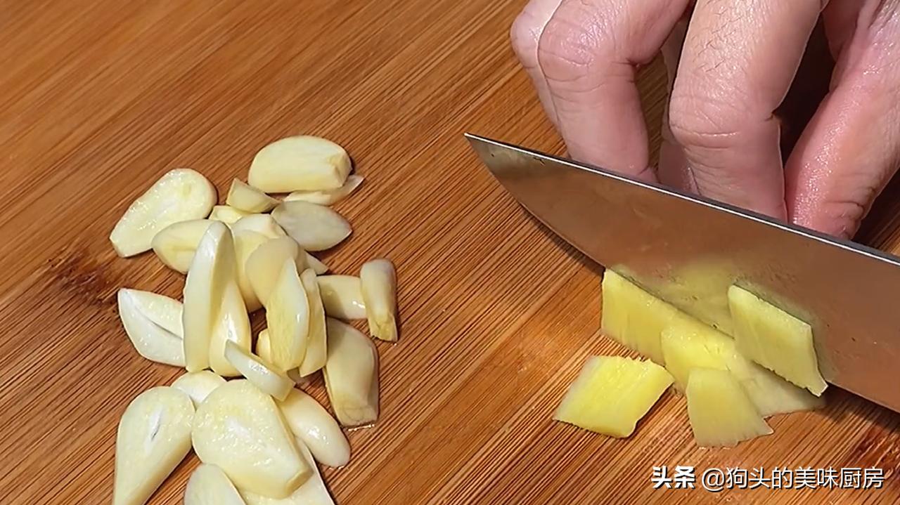 教你鱿鱼的海边做法不清蒸不白灼,鱿鱼最好吃的做法教程