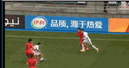 国足0-3不敌韩国中国球员评分,国足0:1对阵韩国首发阵容