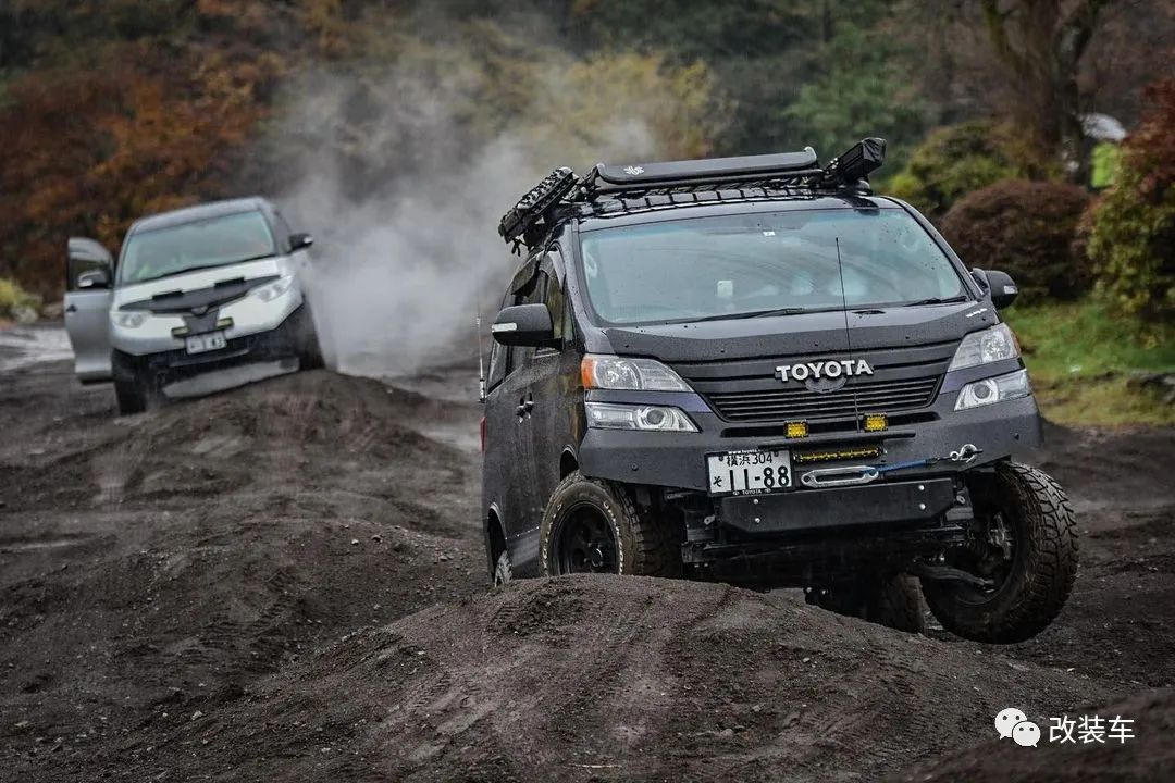 新款丰田威尔法改装,奶爸车改造老霸道