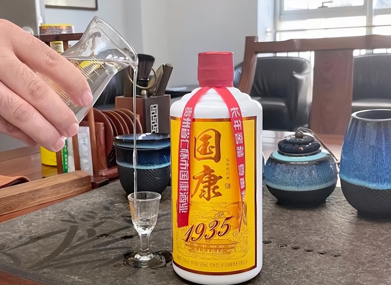 酒局手指敲桌子,酒桌上用手敲桌子