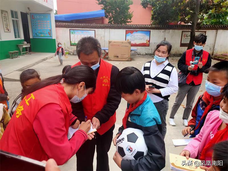 李露河南冠军,邓州残奥会冠军李露