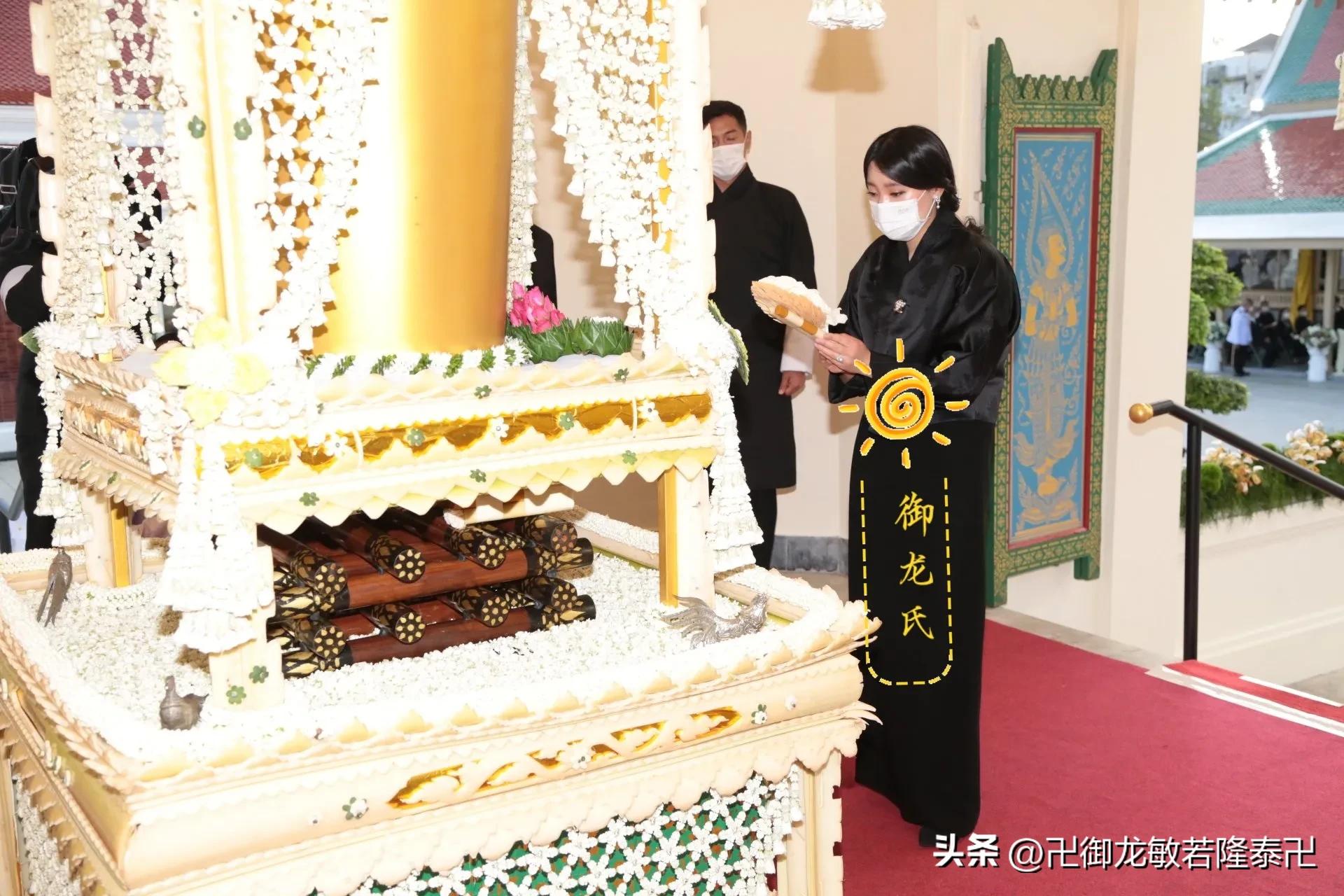 泰国国王夫妇主持“比萨德杰王子殿下”的火化仪式