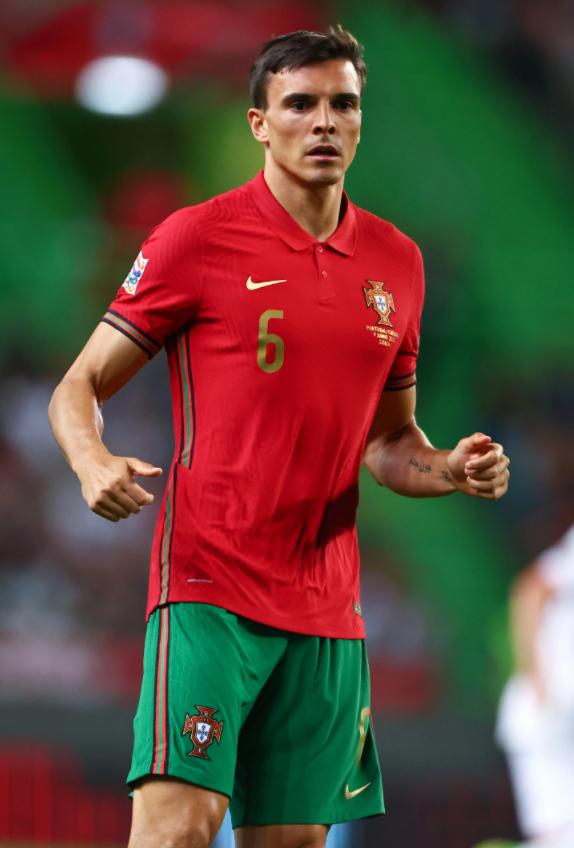 精彩回顾c罗10次拯救葡萄牙时刻,轻松过关一好还是轻松过关二好