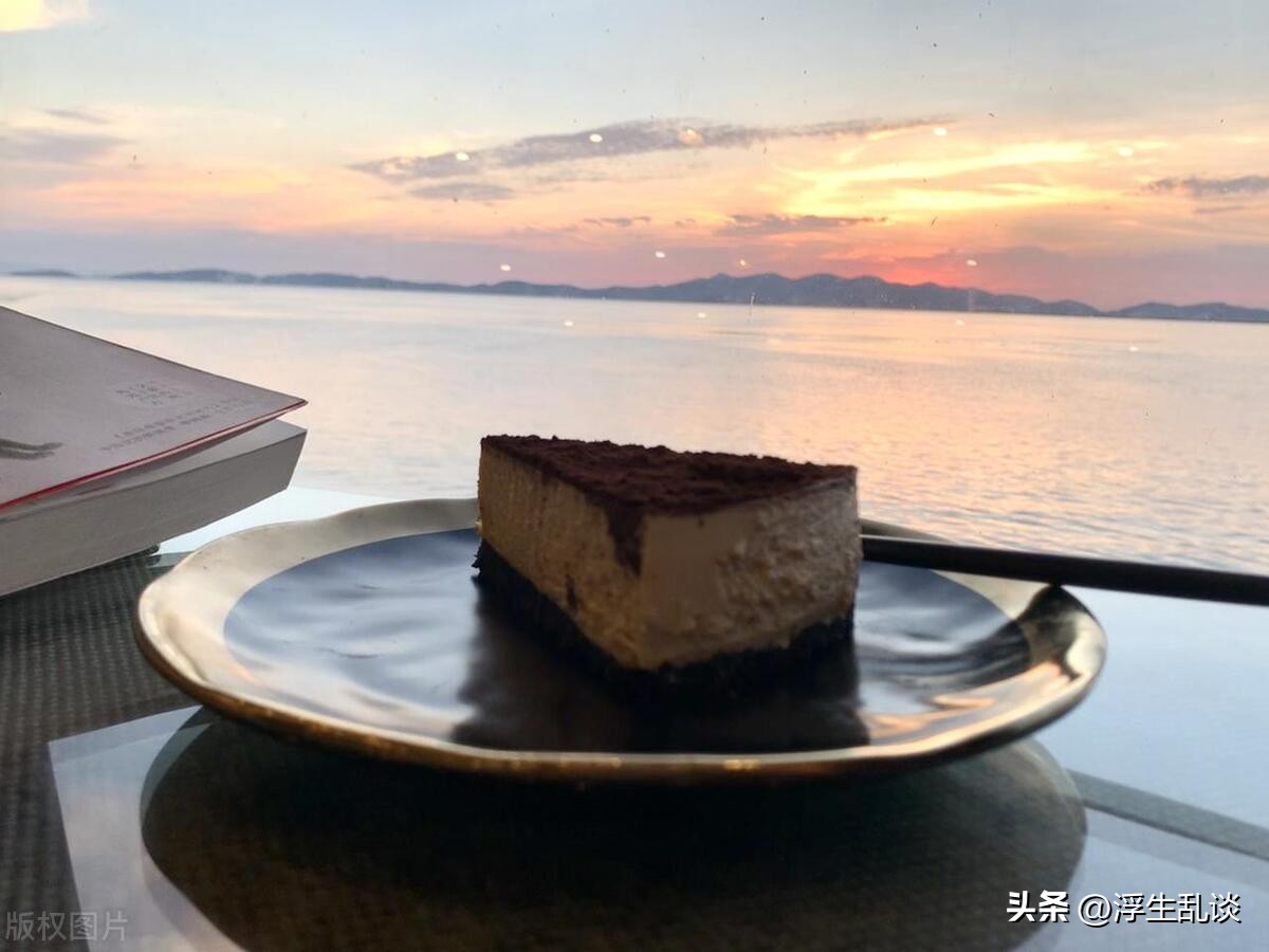 周末走走逛逛放松心情的文案,周末愉快简短走心的句子文案