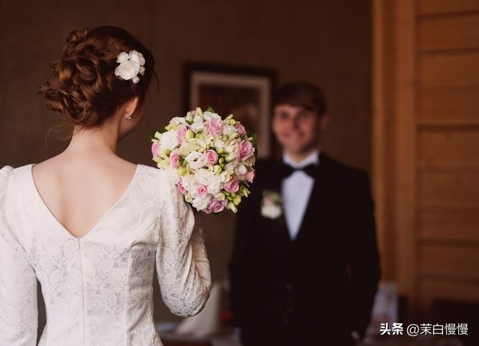 3、结婚当天，丈夫让我在所有亲戚面前丢了面子，恨死他了