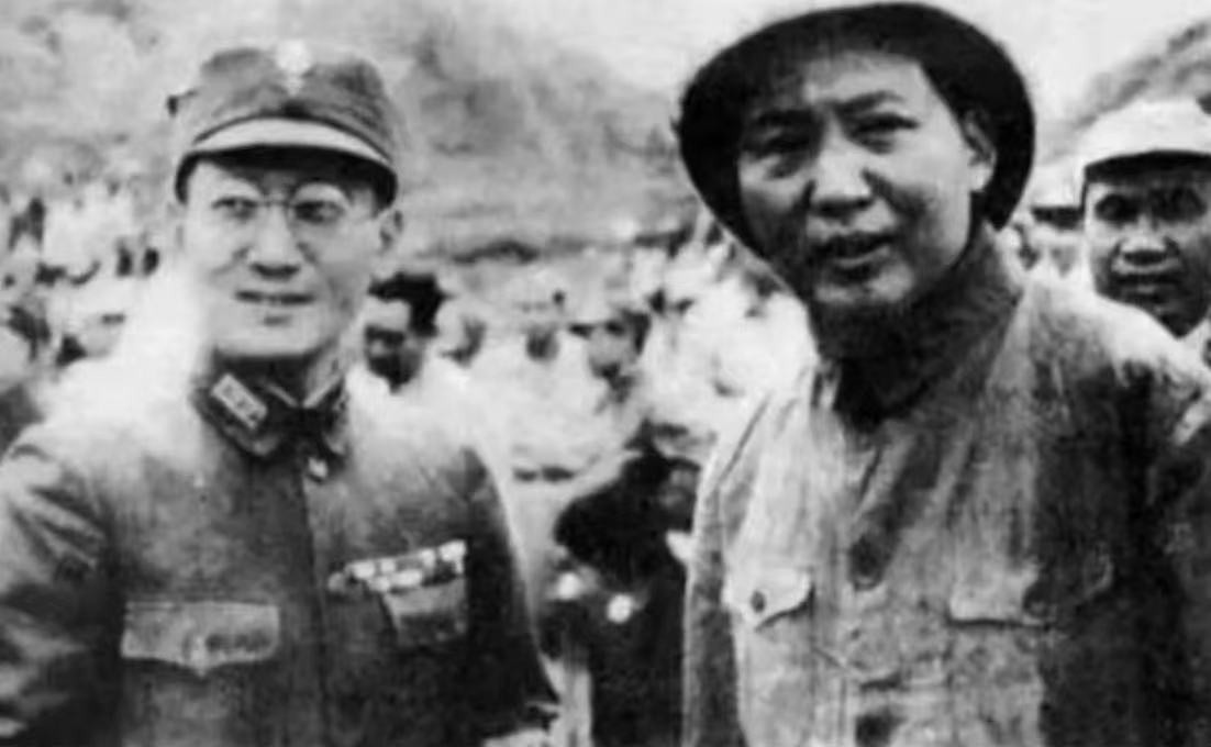 1949年确定新中国名字时，张治中提议减掉2个字，毛主席为何赞同