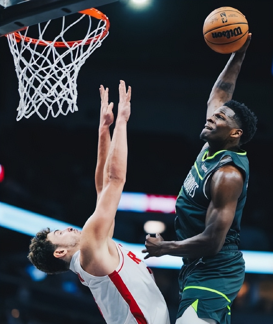 哈登轰31+7+976人胜热火扳平比分,哈登火箭60+三双