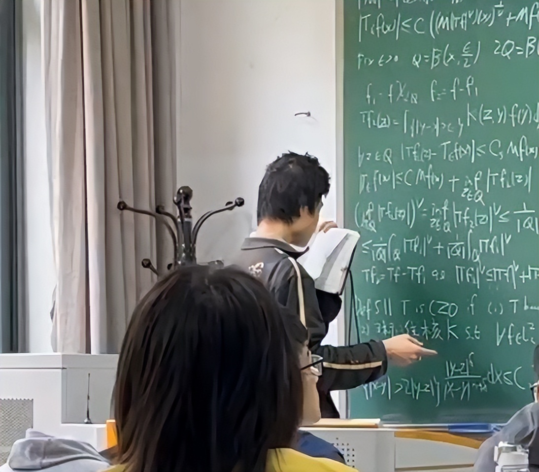 北大学霸韦神走红视频,韦神北大