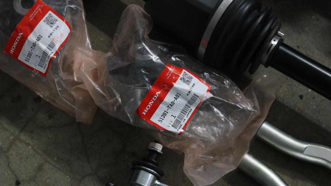 老款艾力绅二手车修复,老车翻新艾力绅