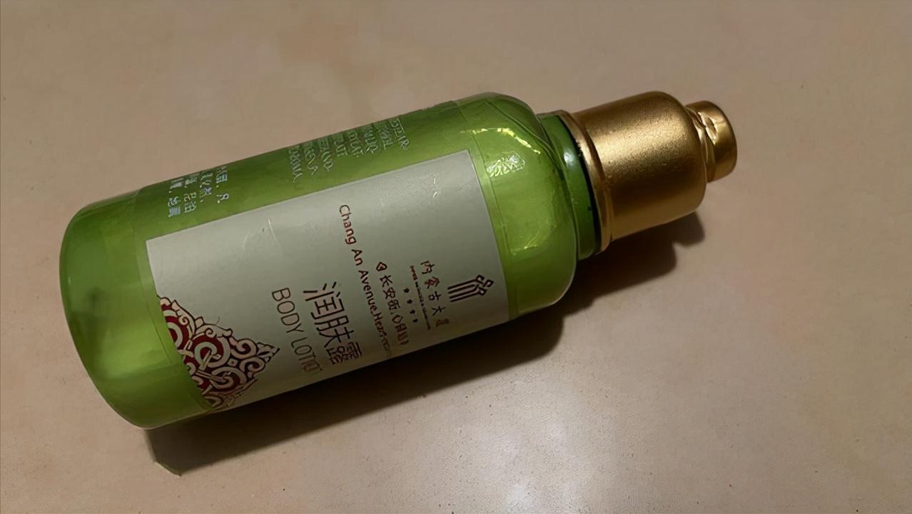 正好100ml的液体可以带上飞机吗,飞机上随身携带可以带多少100ml