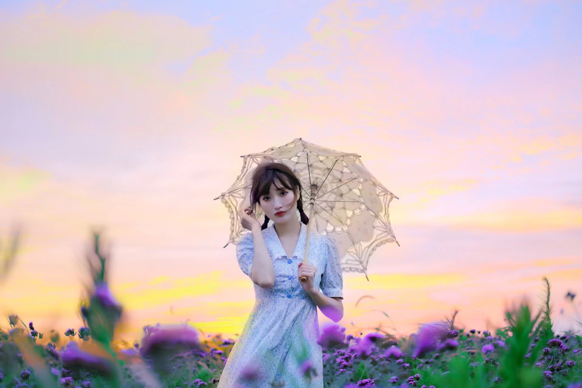 马鞭花拍摄人像姿势,马鞭花拍照姿势大全