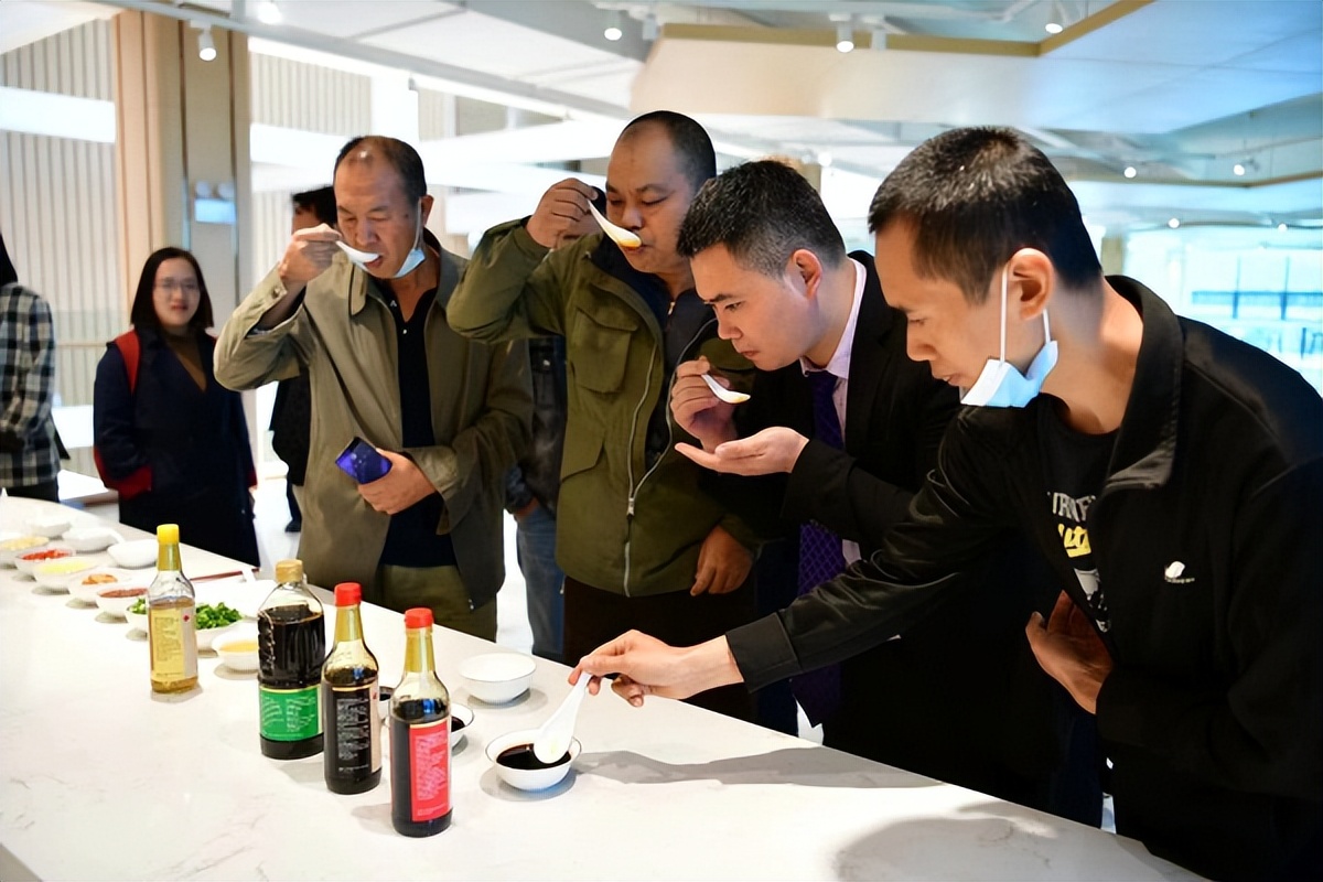 浜戝崡楂樻牎瑙嗗療,浜戝崡澶у鑰冨療璋冪爺