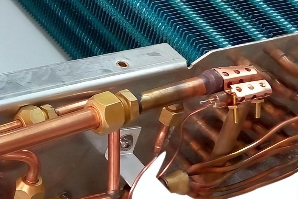 空调室内机噪音多少分贝正常,空调外机噪音大嗡嗡响怎么回事