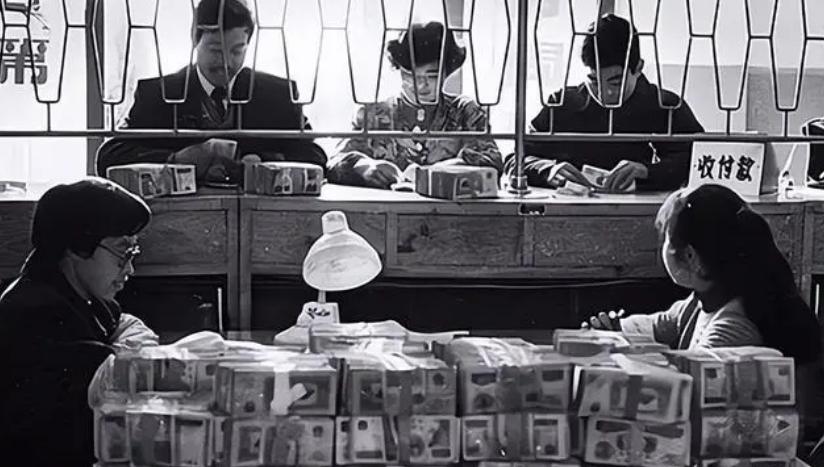 40亿巨贪背后的女人：为一钻戒铤而走险，死到临头提出假离婚