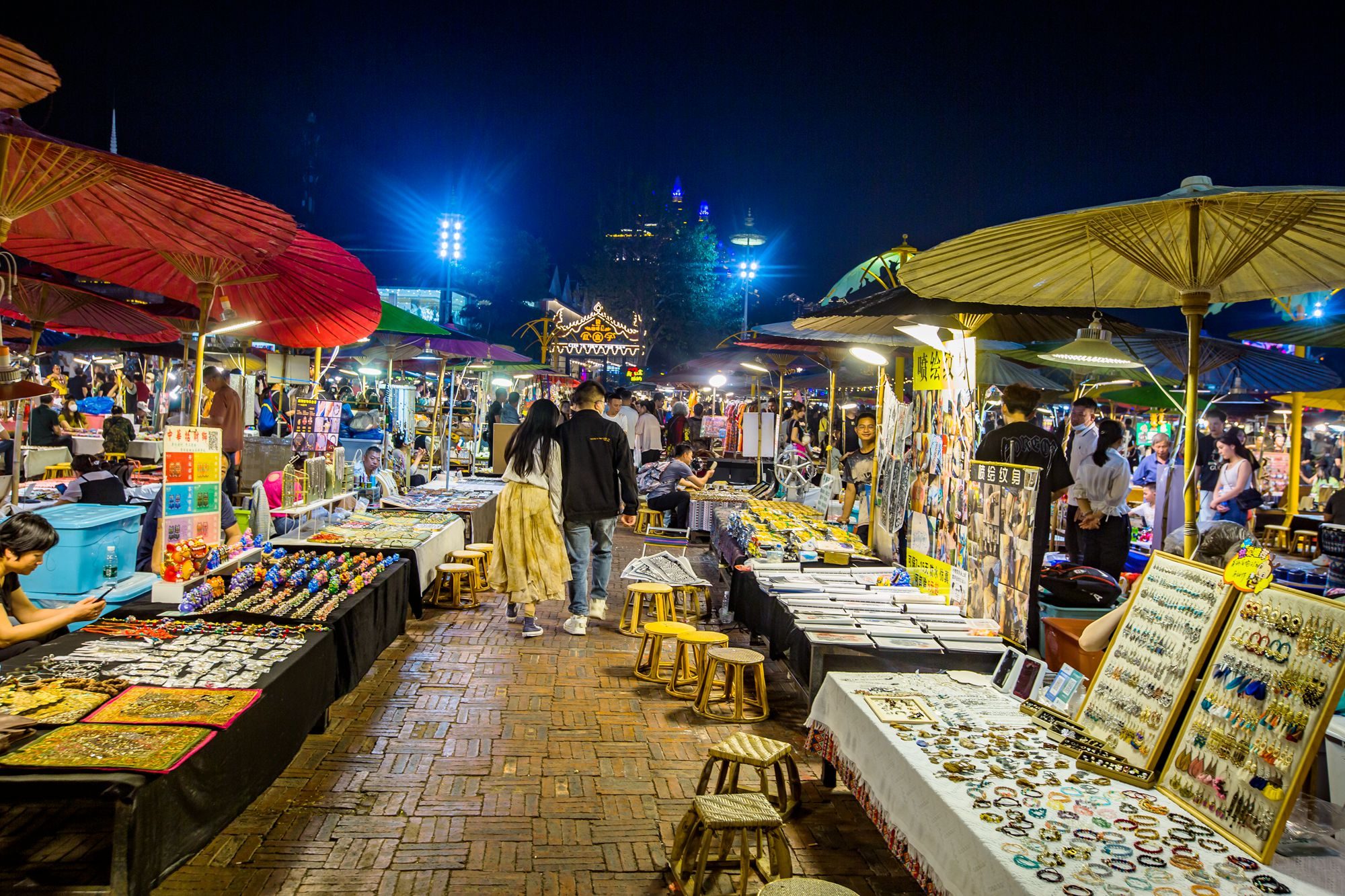 西双版纳星光夜市很美夜色更美,西双版纳星光夜市夜景美篇