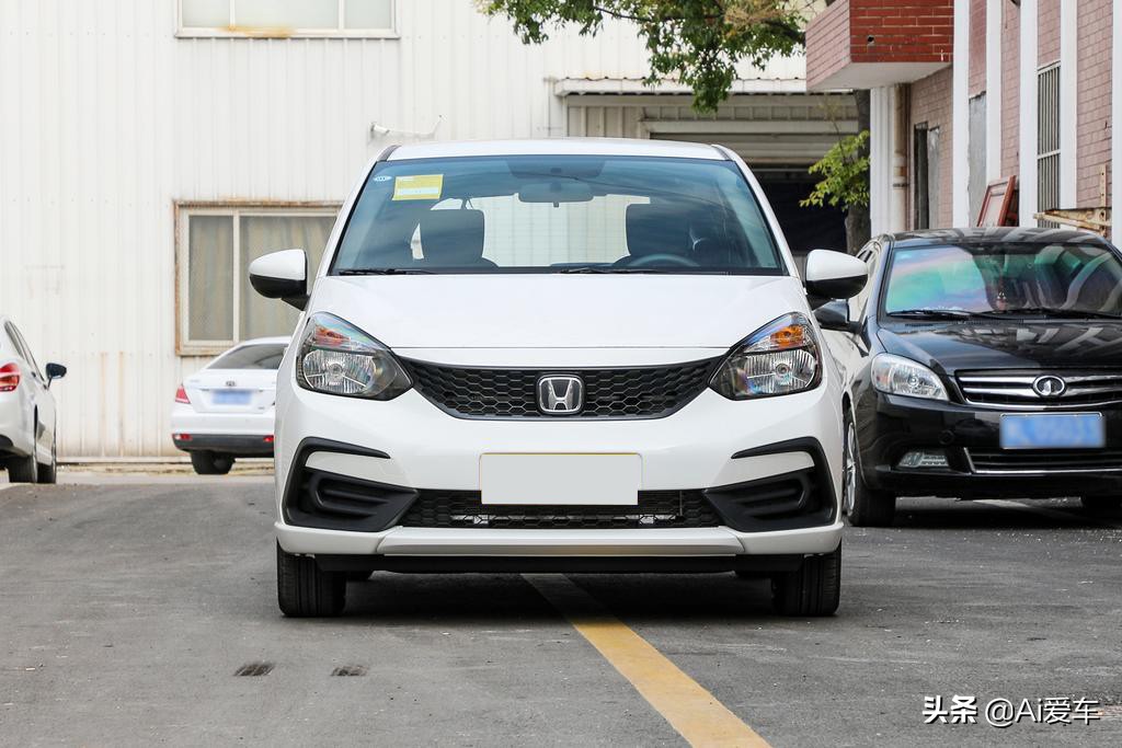 7万自动挡最好的车广汽本田飞度,低油耗大空间车型
